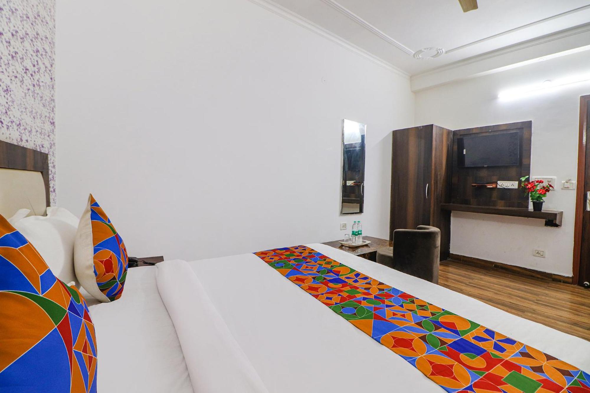 โอโย 847 โฮเต็ล สินัน Hotel นิวเดลี ภายนอก รูปภาพ